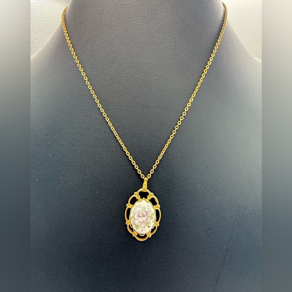 Vintage Dainty GoldTone Floral Cameo Style Necklace Painted Purple Rose Pendant
